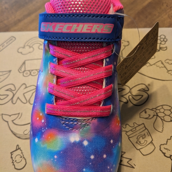 Skechers shoes size 2 new - Picture 2 of 3